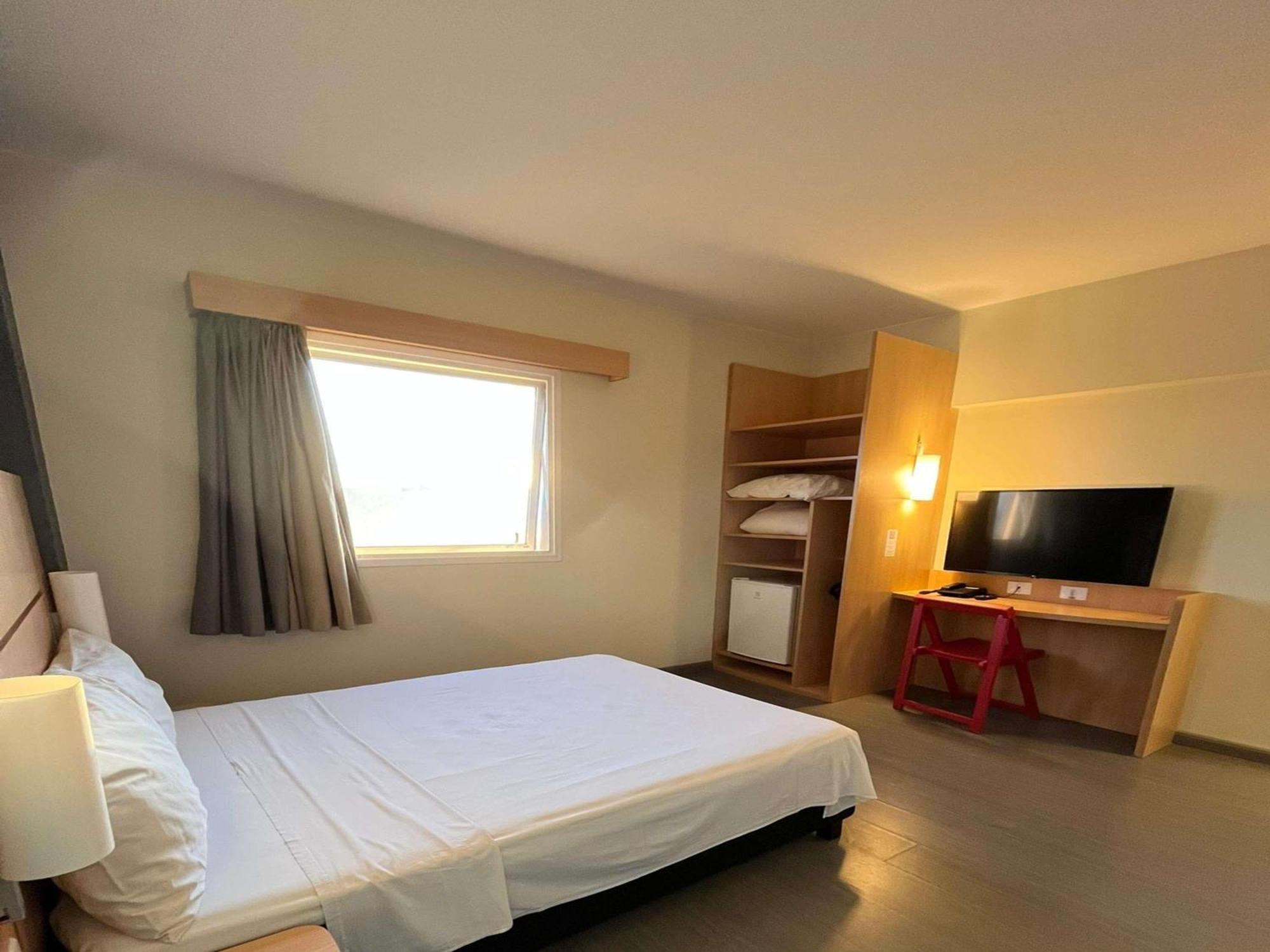 Ibis Catalao Hotel Exterior photo