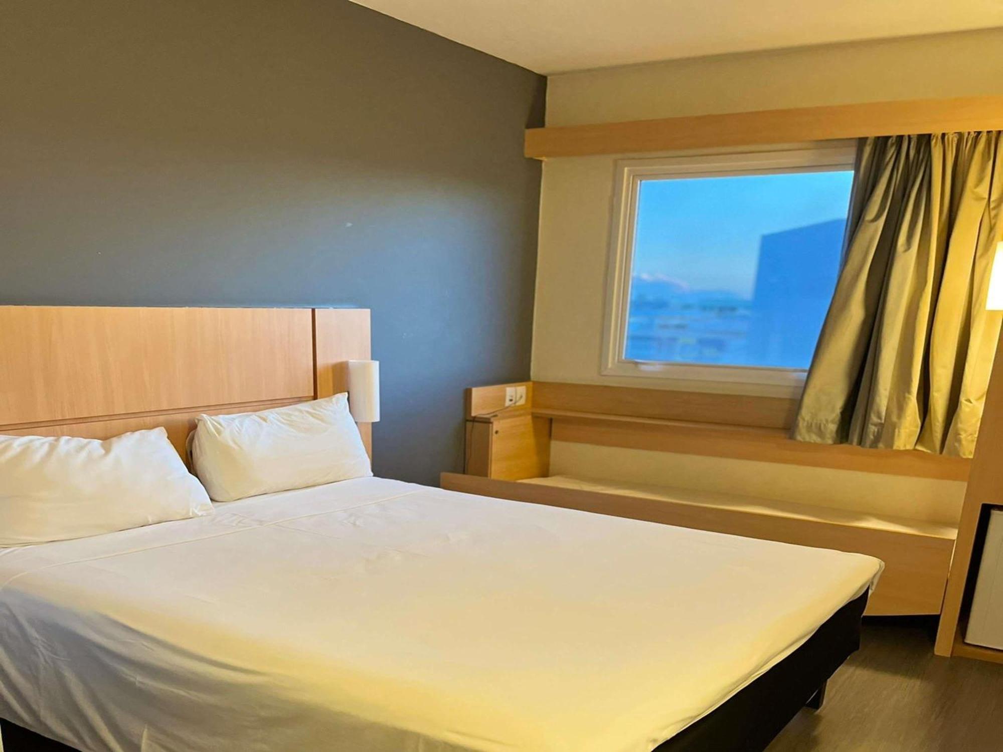 Ibis Catalao Hotel Exterior photo
